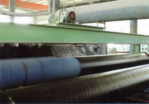 球墨鑄鐵管生產(chǎn)車(chē)間-噴漆