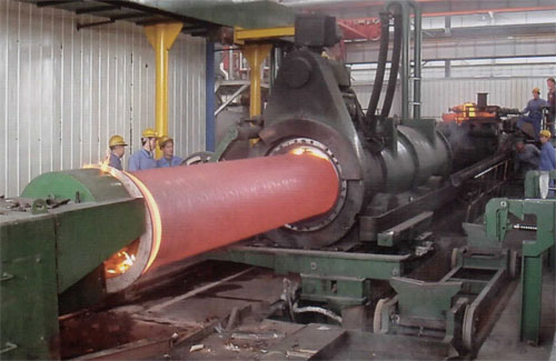 球墨鑄鐵管生產(chǎn)車(chē)間-拔管